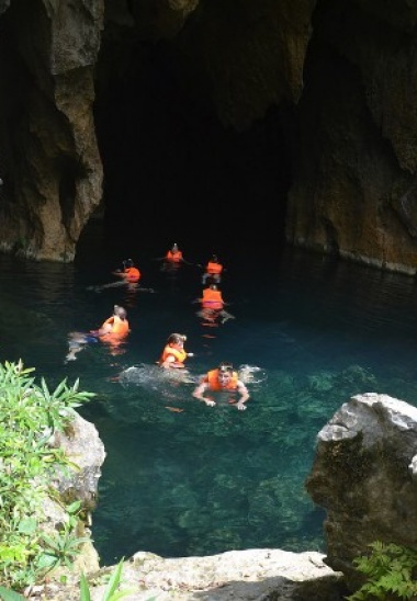 Sinh Ton Valley and Hang Thuy Cung